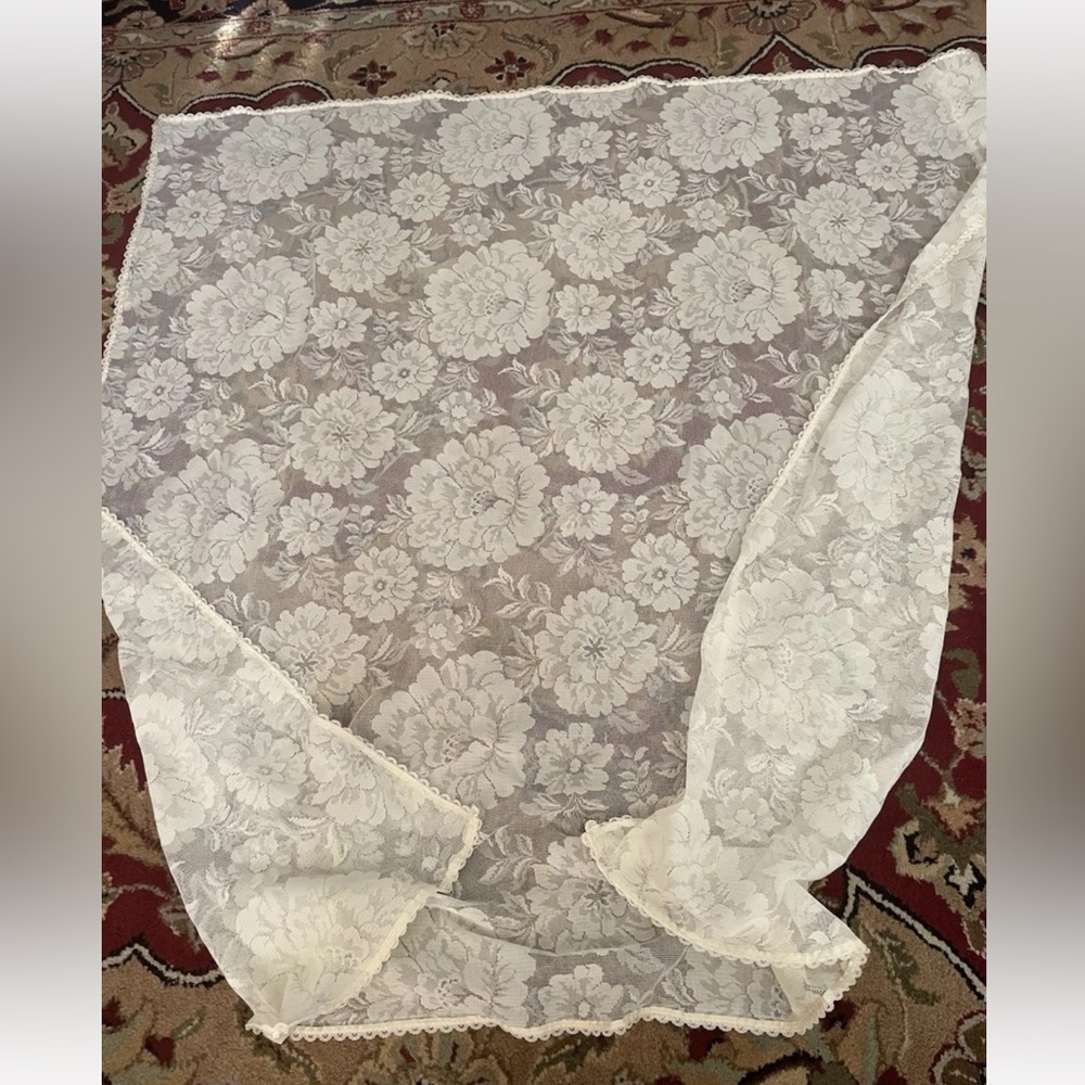VTG Lace White TableCloth square 60”